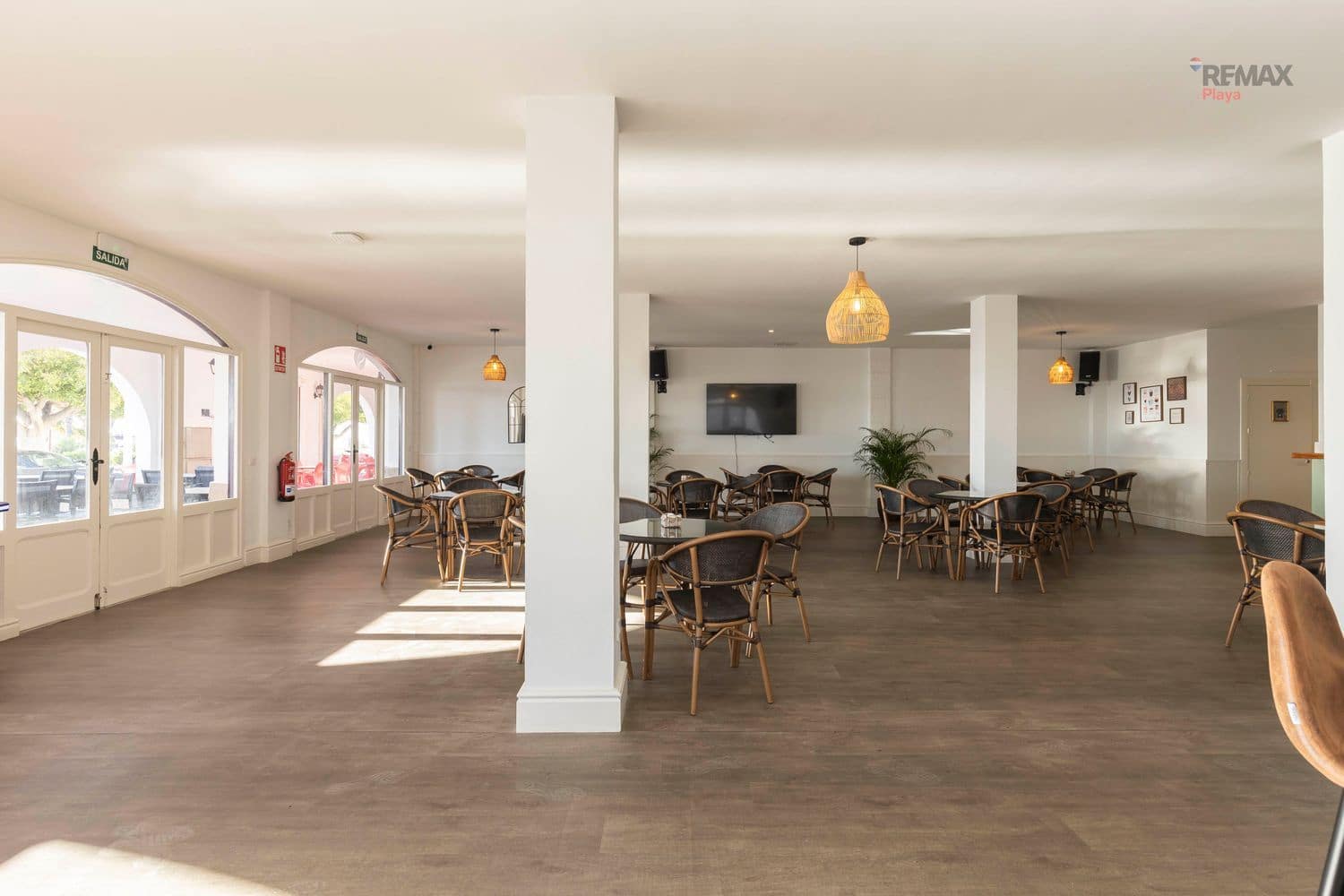 Commercial for sale in Vera - € 382,000 (Ref: 9697951)