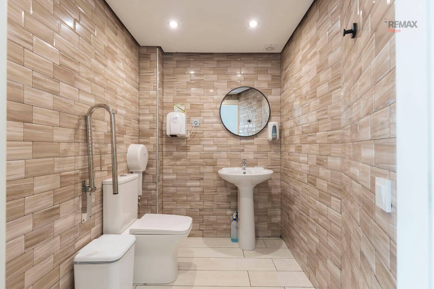 Commercial for sale in Vera - € 382,000 (Ref: 9697951)