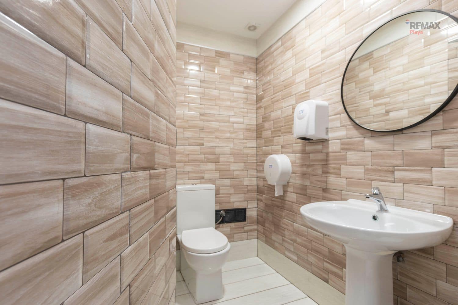 Commercial for sale in Vera - € 382,000 (Ref: 9697951)