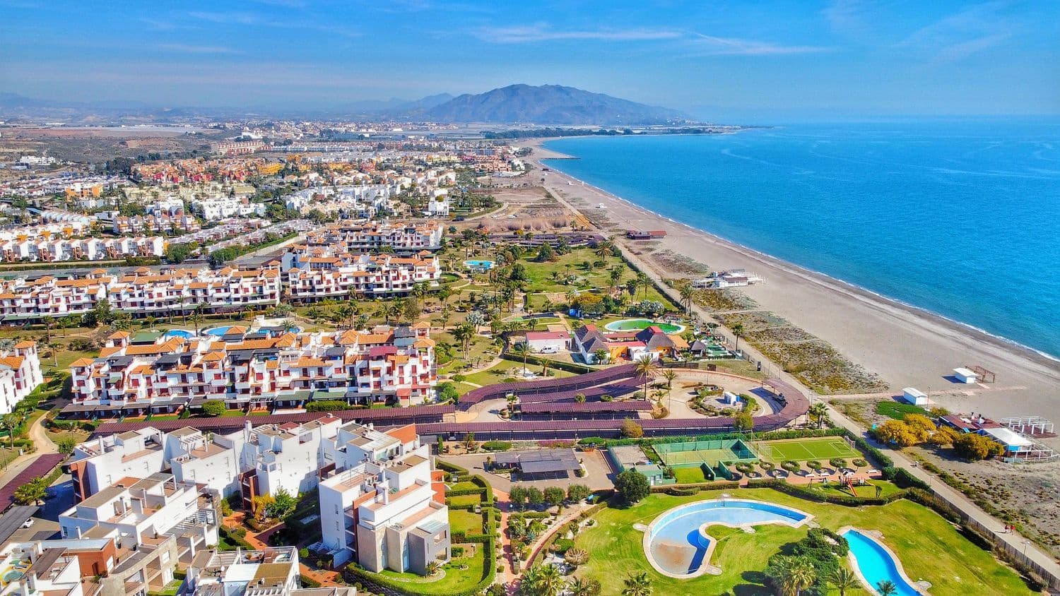 Casa de 3 habitaciones en Vera en venta con piscina garaje - 345.000 € (Ref: 9737927)