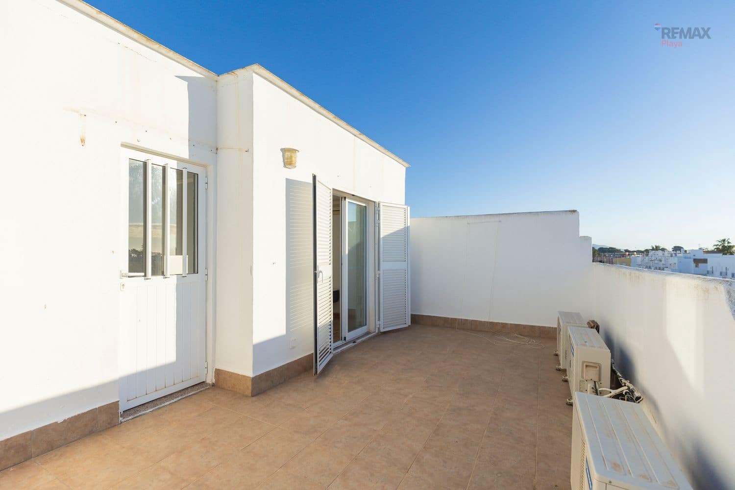 3 makuuhuone Omakotitalo myytävänä paikassa Vera mukana uima-altaan 
autotalli - 274 900 € (Ref: 9788077)