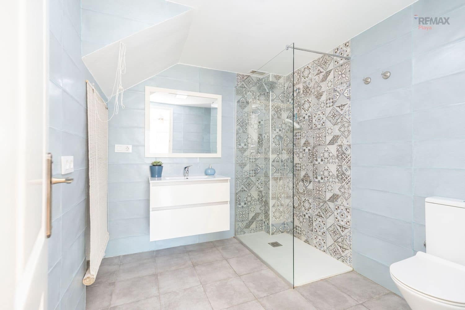 3 makuuhuone Omakotitalo myytävänä paikassa Vera mukana uima-altaan 
autotalli - 274 900 € (Ref: 9788077)