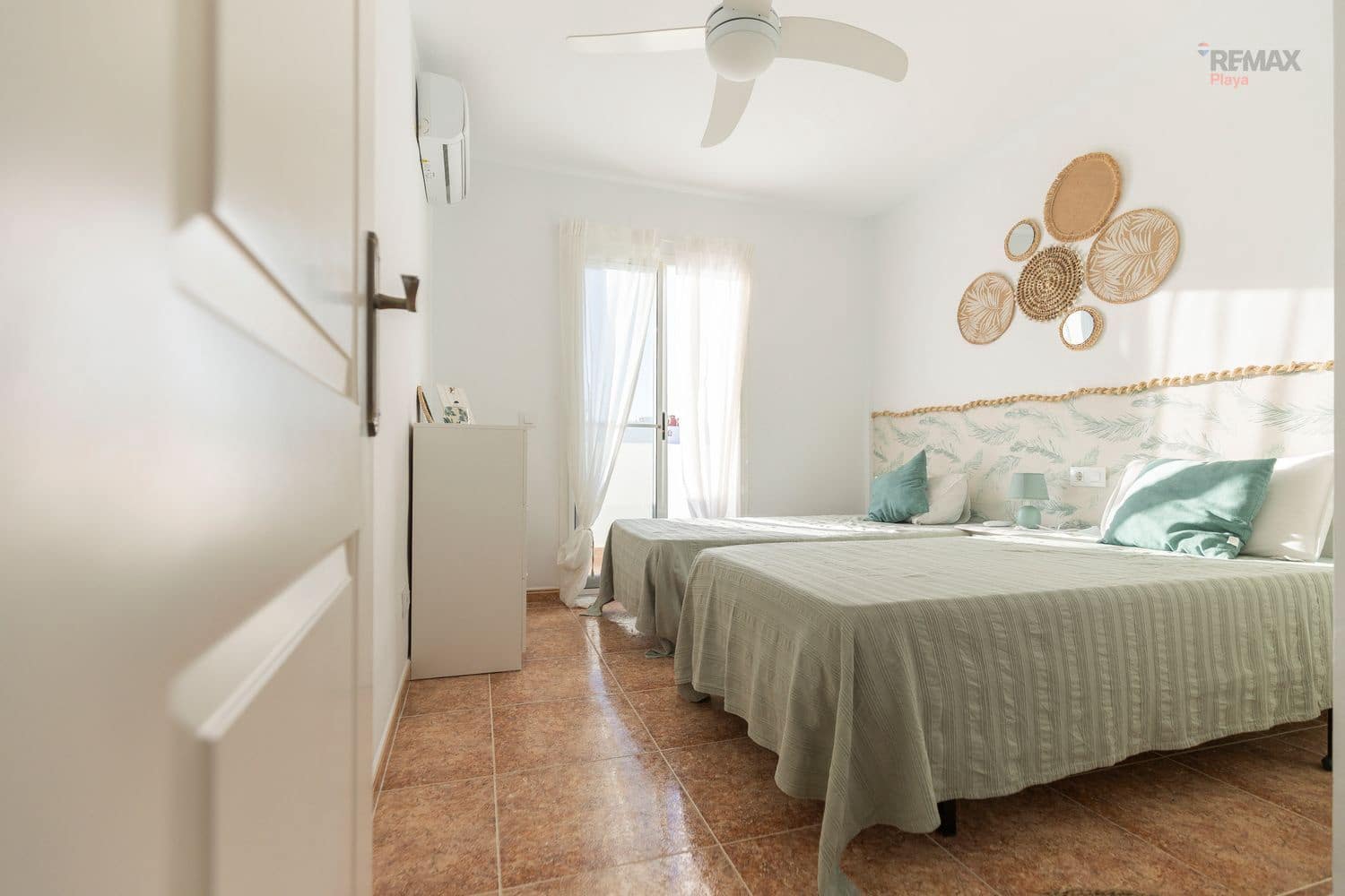 3 makuuhuone Omakotitalo myytävänä paikassa Vera mukana uima-altaan 
autotalli - 274 900 € (Ref: 9788077)