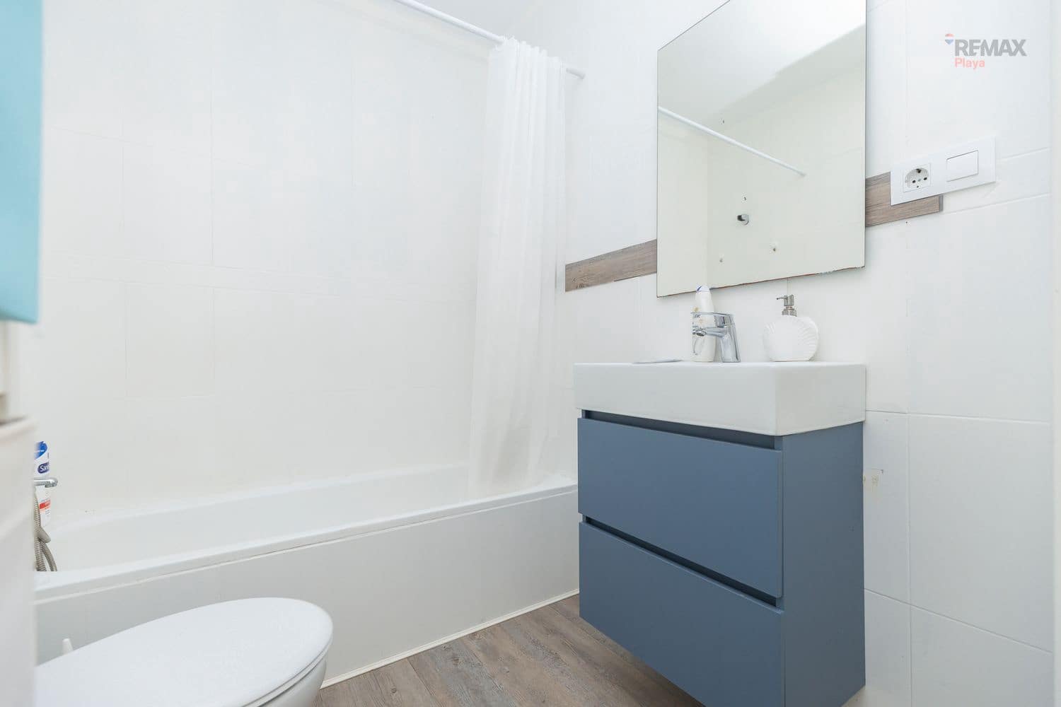 3 makuuhuone Omakotitalo myytävänä paikassa Vera mukana uima-altaan 
autotalli - 274 900 € (Ref: 9788077)