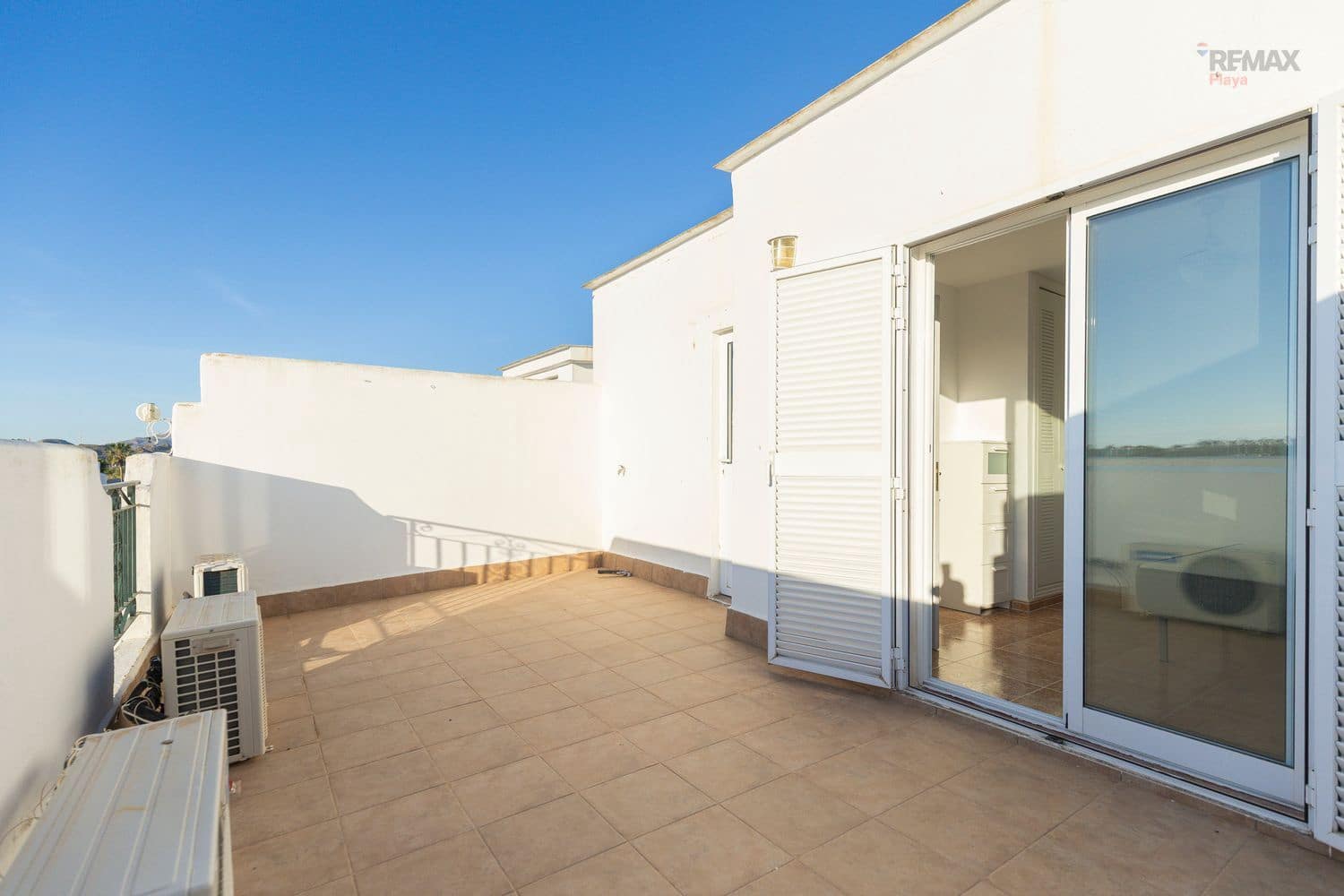 3 makuuhuone Omakotitalo myytävänä paikassa Vera mukana uima-altaan 
autotalli - 274 900 € (Ref: 9788077)