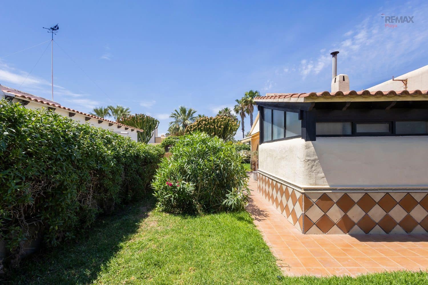 3 bedroom Villa for sale in Puerto del Rey with garage - € 535,000 (Ref: 9826134)