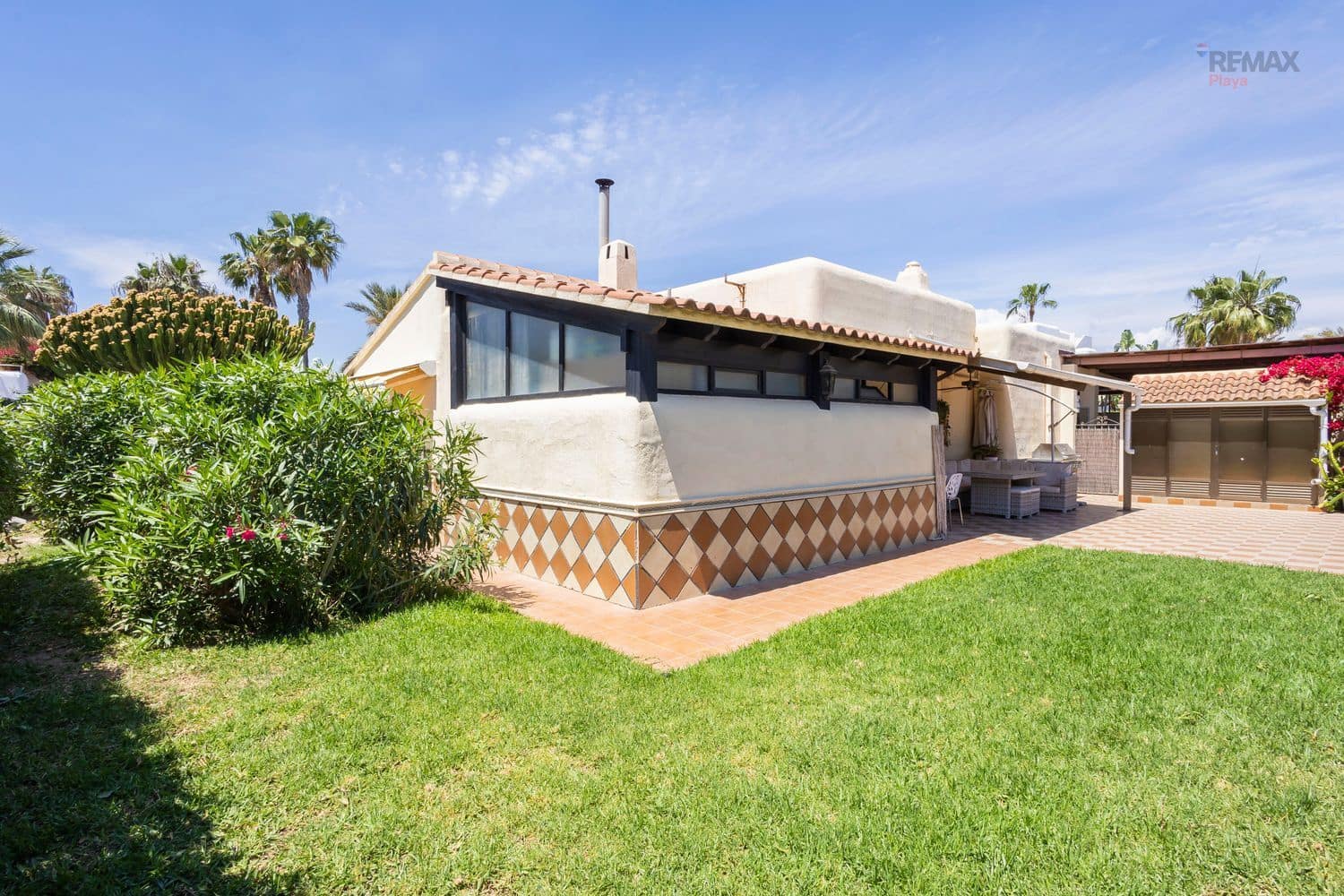 3 bedroom Villa for sale in Puerto del Rey with garage - € 535,000 (Ref: 9826134)