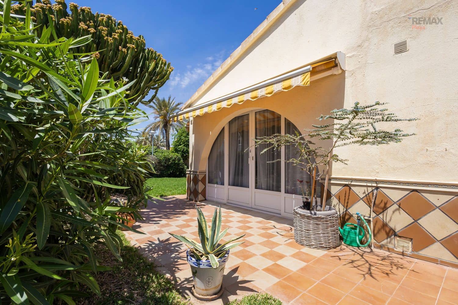 3 bedroom Villa for sale in Puerto del Rey with garage - € 535,000 (Ref: 9826134)