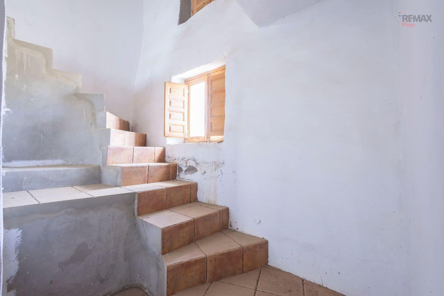 5 slaapkamer Finca/Landhuis te koop in Velez-Rubio met garage - € 89.000 (Ref: 9868077)