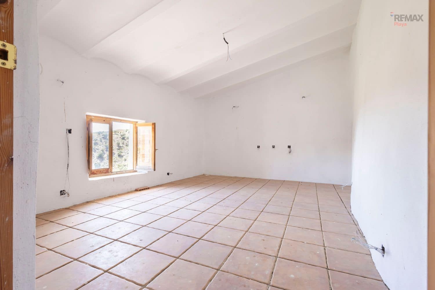 5 slaapkamer Finca/Landhuis te koop in Velez-Rubio met garage - € 89.000 (Ref: 9868077)
