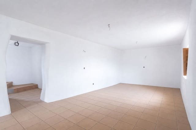 5 slaapkamer Finca/Landhuis te koop in Vélez-Rubio met garage - € 89.000 (Ref: 9868077)