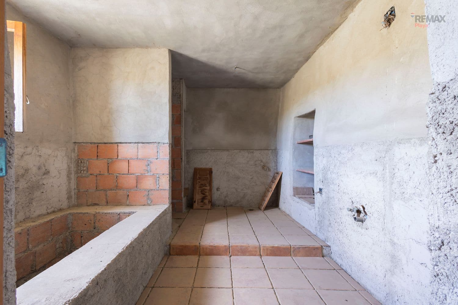 5 slaapkamer Finca/Landhuis te koop in Velez-Rubio met garage - € 89.000 (Ref: 9868077)