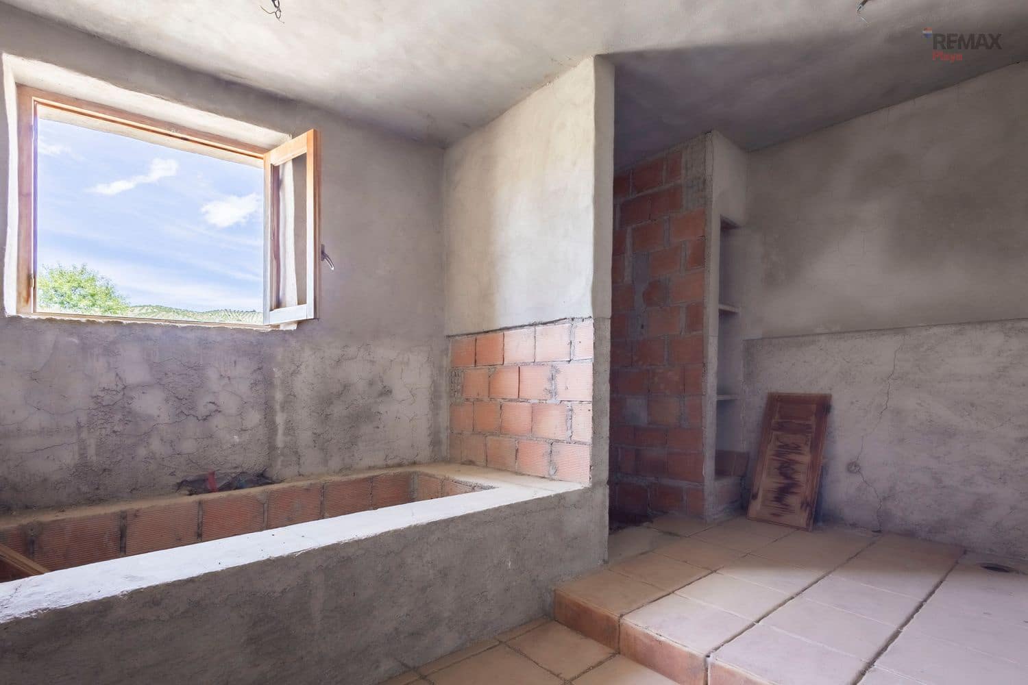 5 slaapkamer Finca/Landhuis te koop in Velez-Rubio met garage - € 89.000 (Ref: 9868077)