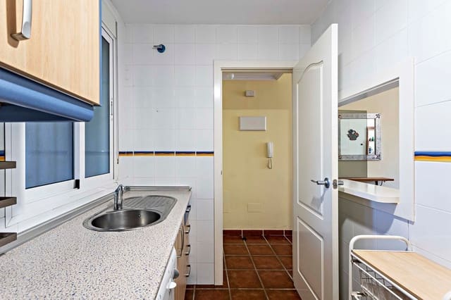 1 makuuhuone Huoneisto myytävänä paikassa Vera Playa Naturista, Vera mukana uima-altaan 
autotalli - 185 000 € (Ref: 9906794)