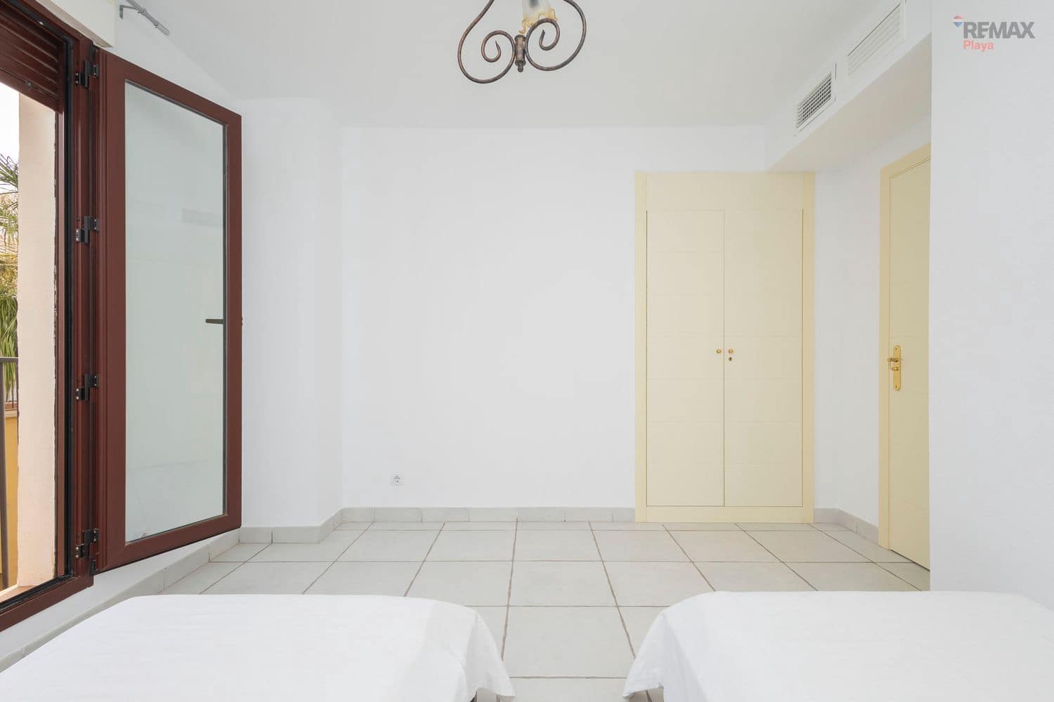 Apartamento de 3 habitaciones en Vera en venta con piscina garaje - 400.000 € (Ref: 9984236)