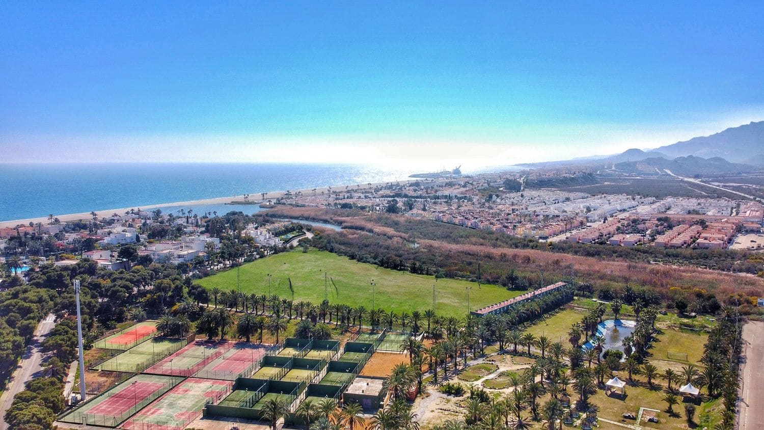 Apartamento de 2 habitaciones en Vera en venta con piscina garaje - 164.900 € (Ref: 9996534)