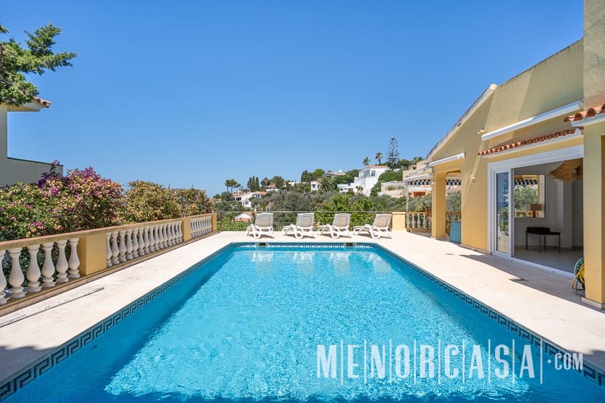 4 soveværelse Villa til salg i Son Bou med swimmingpool - € 1.300.000 (Ref: 8495722)