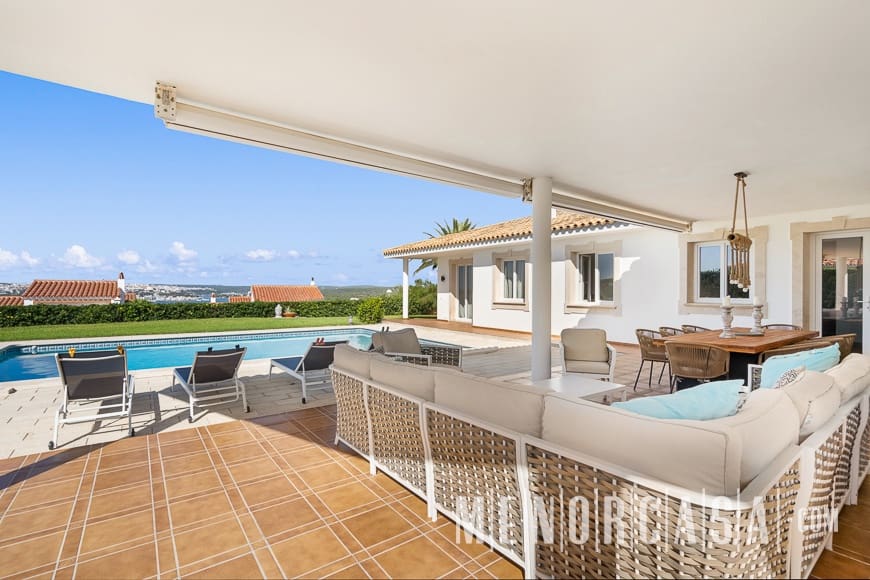 4 soveværelse Villa til salg i Cala Llonga med swimmingpool garage - € 1.450.000 (Ref: 8552278)