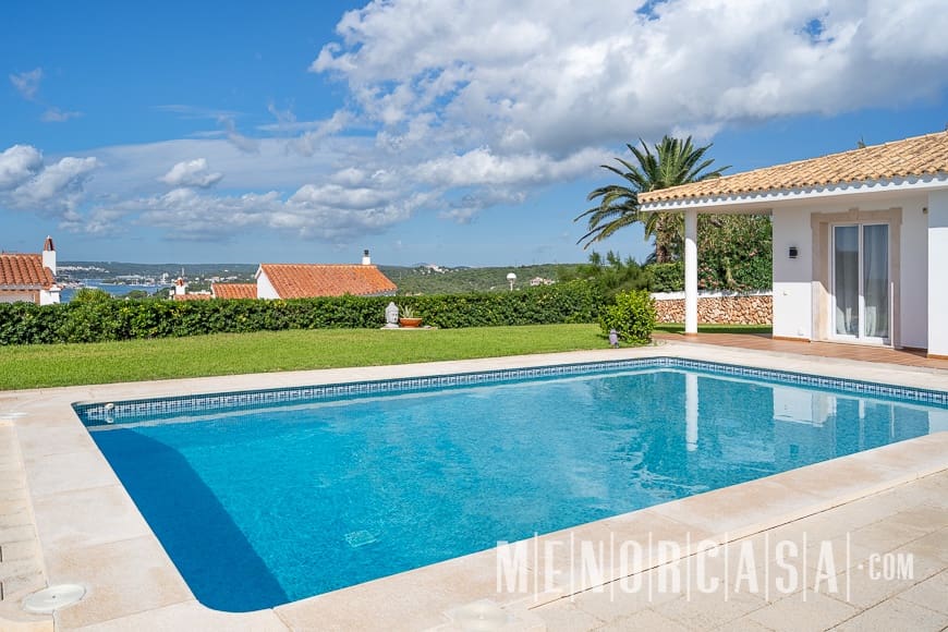 4 soveværelse Villa til salg i Cala Llonga med swimmingpool garage - € 1.450.000 (Ref: 8552278)