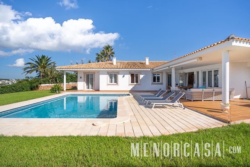 4 soveværelse Villa til salg i Cala Llonga med swimmingpool garage - € 1.450.000 (Ref: 8552278)