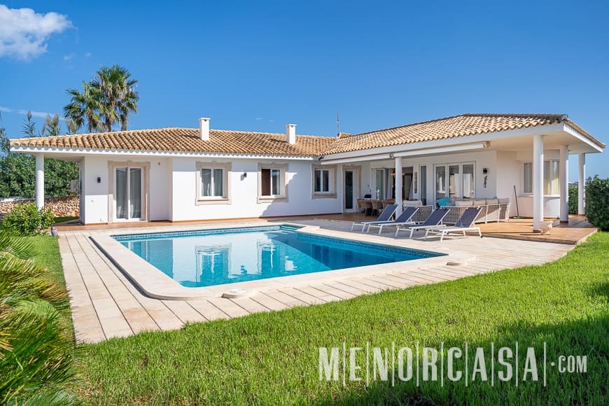 4 soveværelse Villa til salg i Cala Llonga med swimmingpool garage - € 1.450.000 (Ref: 8552278)
