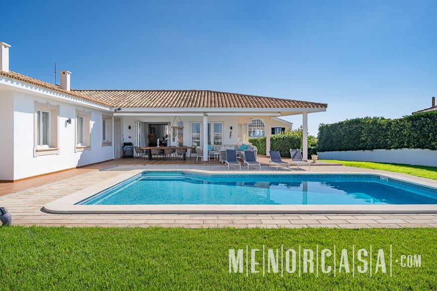 4 soveværelse Villa til salg i Cala Llonga med swimmingpool garage - € 1.450.000 (Ref: 8552278)