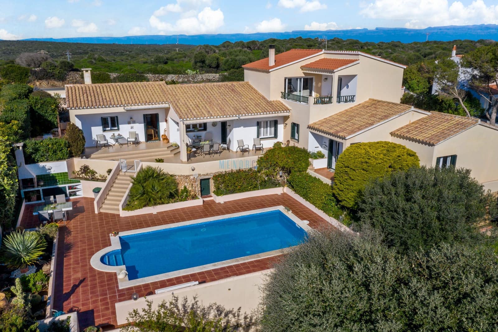 4 soveværelse Villa til salg i Cala Llonga med swimmingpool garage - € 1.250.000 (Ref: 8611355)