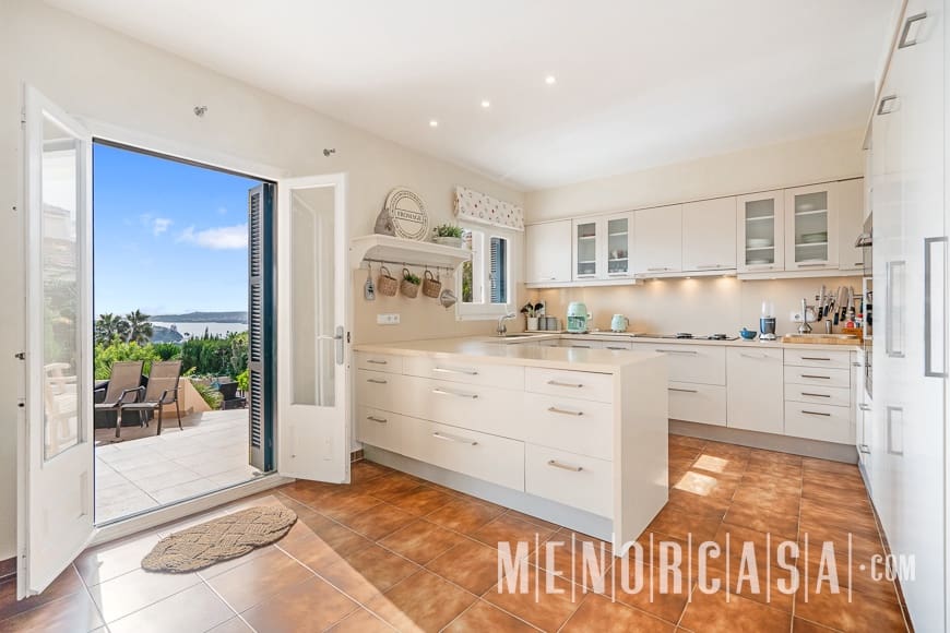 4 soveværelse Villa til salg i Cala Llonga med swimmingpool garage - € 1.250.000 (Ref: 8611355)