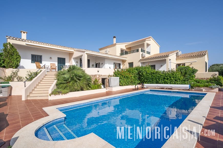 4 soveværelse Villa til salg i Cala Llonga med swimmingpool garage - € 1.250.000 (Ref: 8611355)