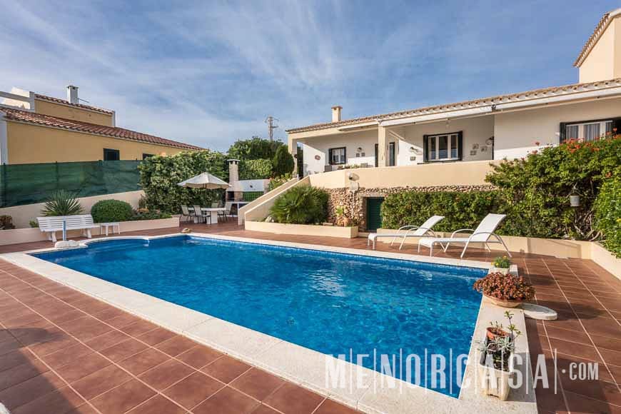 4 soveværelse Villa til salg i Cala Llonga med swimmingpool garage - € 1.250.000 (Ref: 8611355)