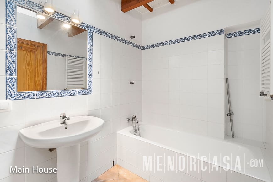 6 soveværelse Villa til salg i Torret med swimmingpool garage - € 850.000 (Ref: 8695840)