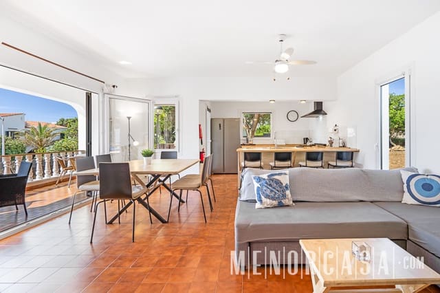 4 soveværelse Villa til salg i Arenal d'en Castell, Es Mercadal med swimmingpool - € 799.000 (Ref: 8878188)