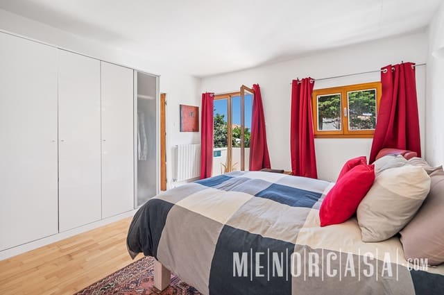 6 slaapkamer Villa te koop in Es Castell met zwembad - € 1.250.000 (Ref: 9081008)