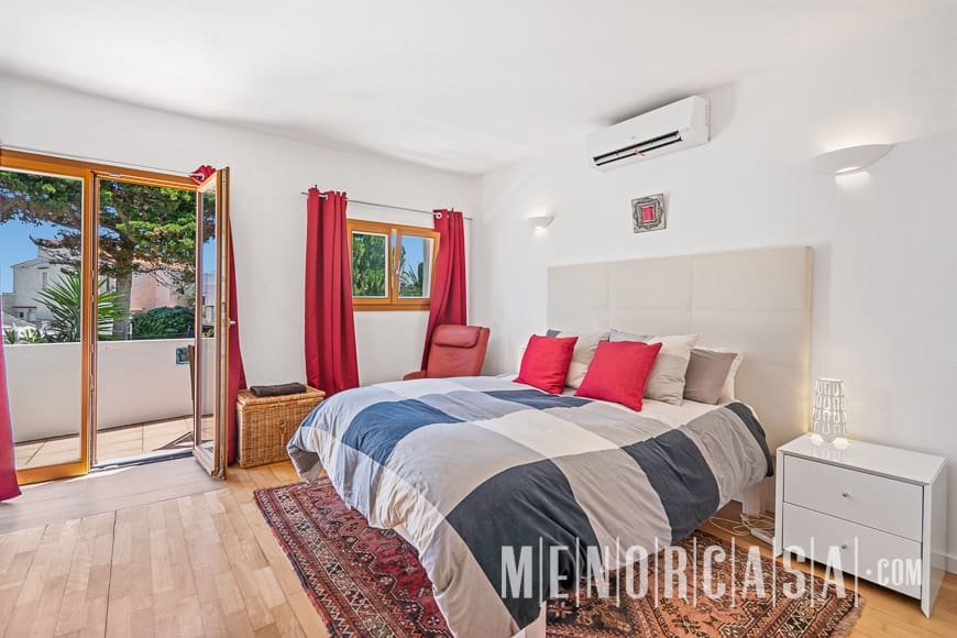 6 sypialnia Willa na sprzedaż w Es Castell z basenem - 1 250 000 € (Ref: 9081008)