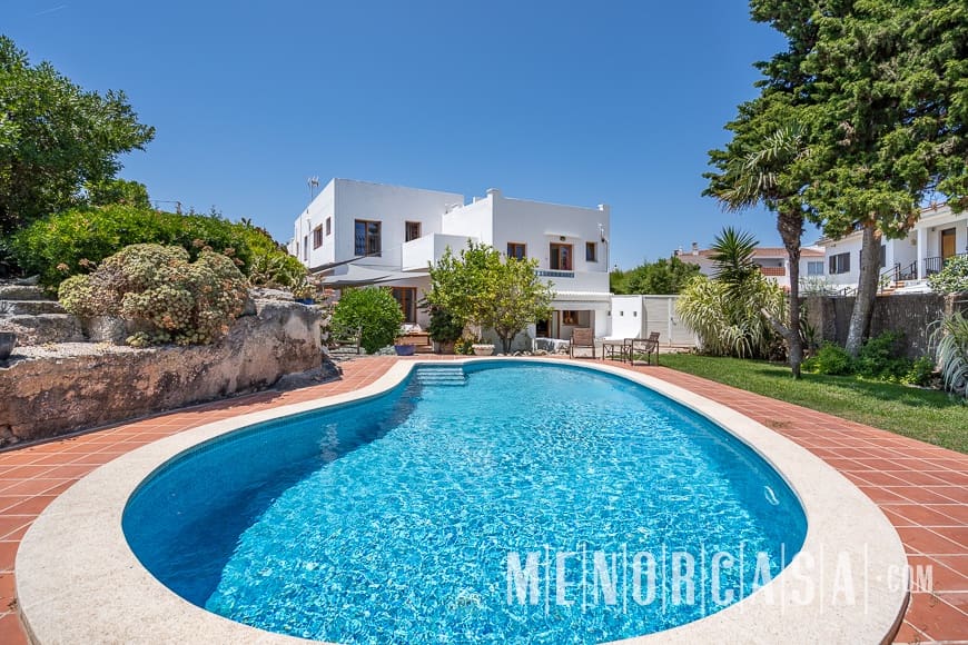 6 bedroom Villa for sale in Es Castell with pool - € 1,250,000 (Ref: 9081008)