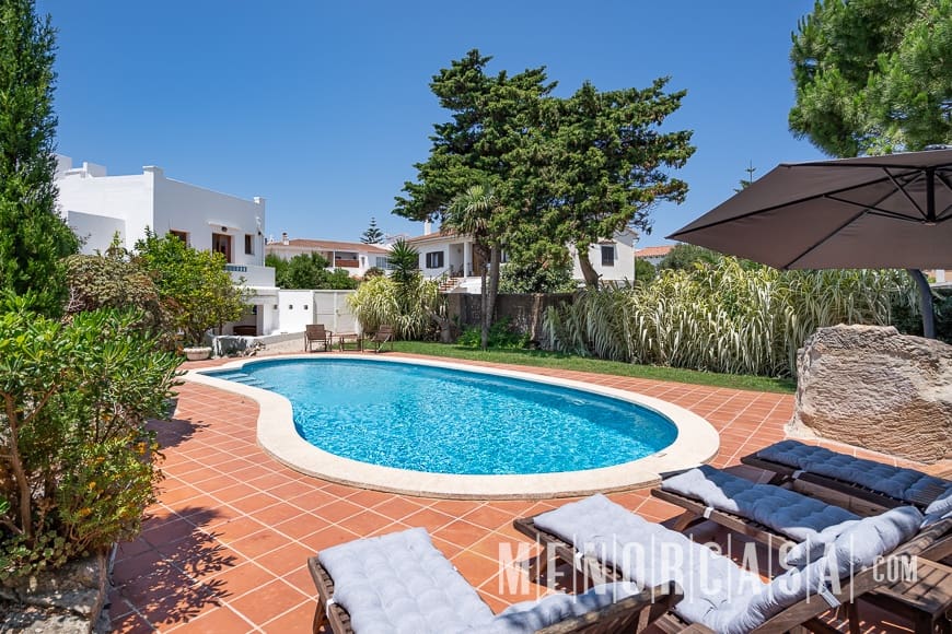 6 sypialnia Willa na sprzedaż w Es Castell z basenem - 1 250 000 € (Ref: 9081008)