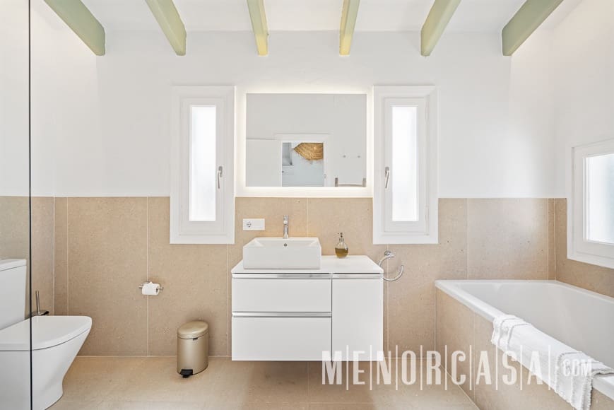 4 soveværelse Villa til salg i Cala Llonga med swimmingpool garage - € 950.000 (Ref: 9130994)