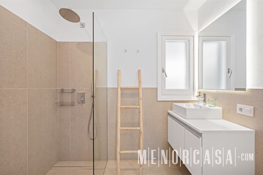 4 soveværelse Villa til salg i Cala Llonga med swimmingpool garage - € 950.000 (Ref: 9130994)