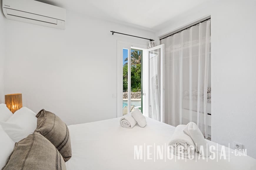 4 soveværelse Villa til salg i Cala Llonga med swimmingpool garage - € 950.000 (Ref: 9130994)