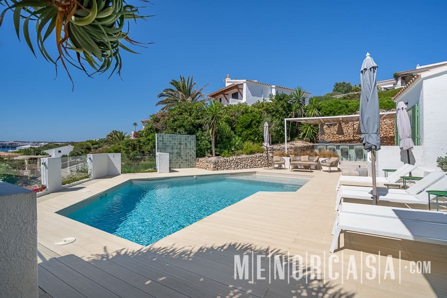 4 soveværelse Villa til salg i Cala Llonga med swimmingpool garage - € 950.000 (Ref: 9130994)