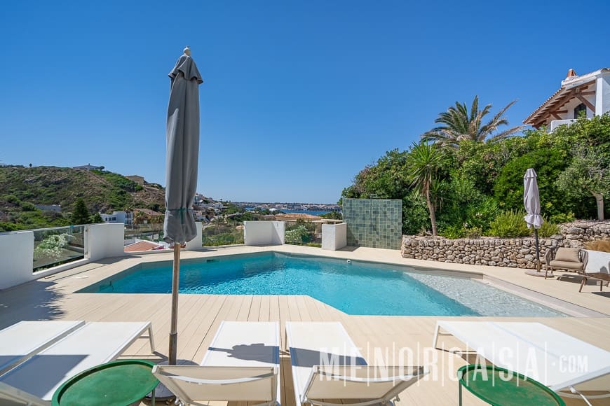 4 soveværelse Villa til salg i Cala Llonga med swimmingpool garage - € 950.000 (Ref: 9130994)