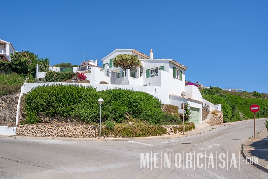 4 soveværelse Villa til salg i Cala Llonga med swimmingpool garage - € 950.000 (Ref: 9130994)