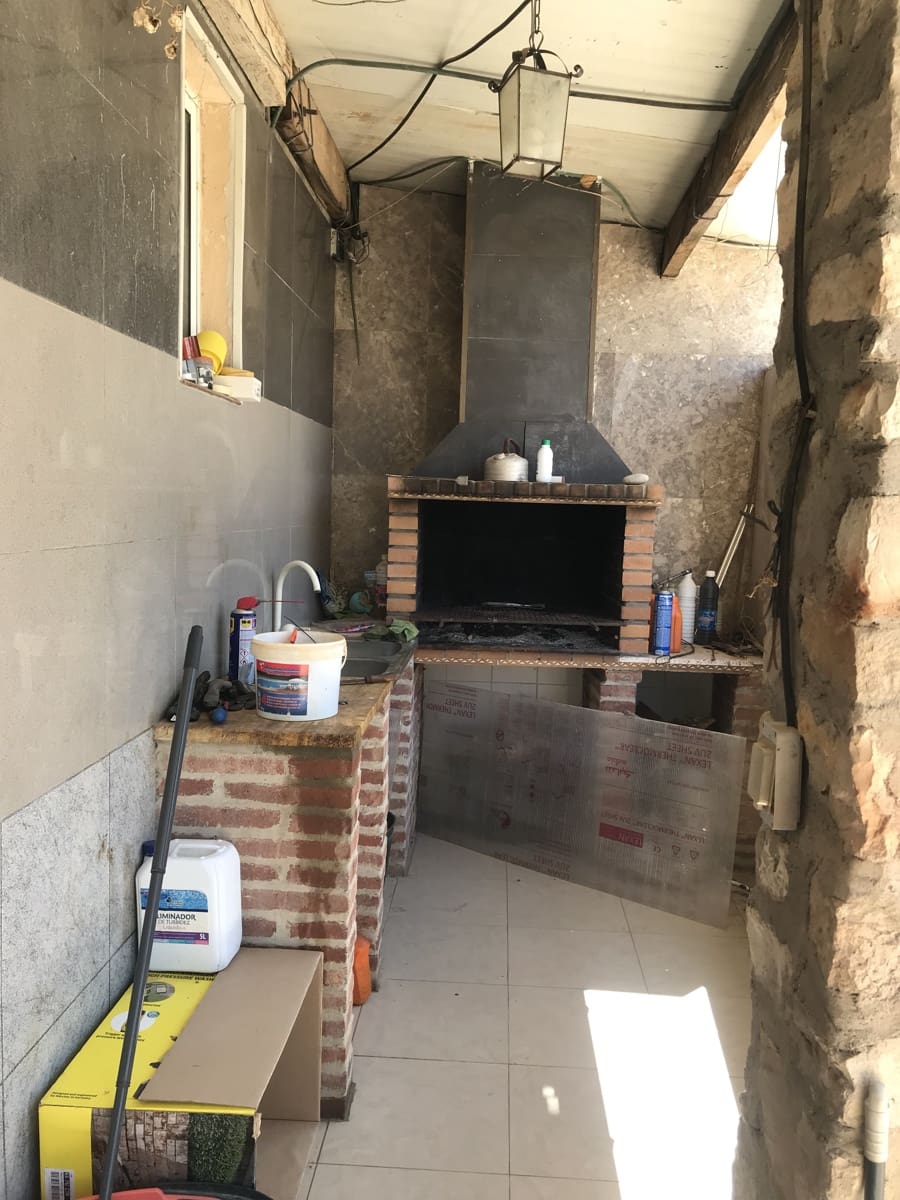 5 soveværelse Finca/Landehus til salg i Garcia med swimmingpool - € 160.000 (Ref: 7714854)