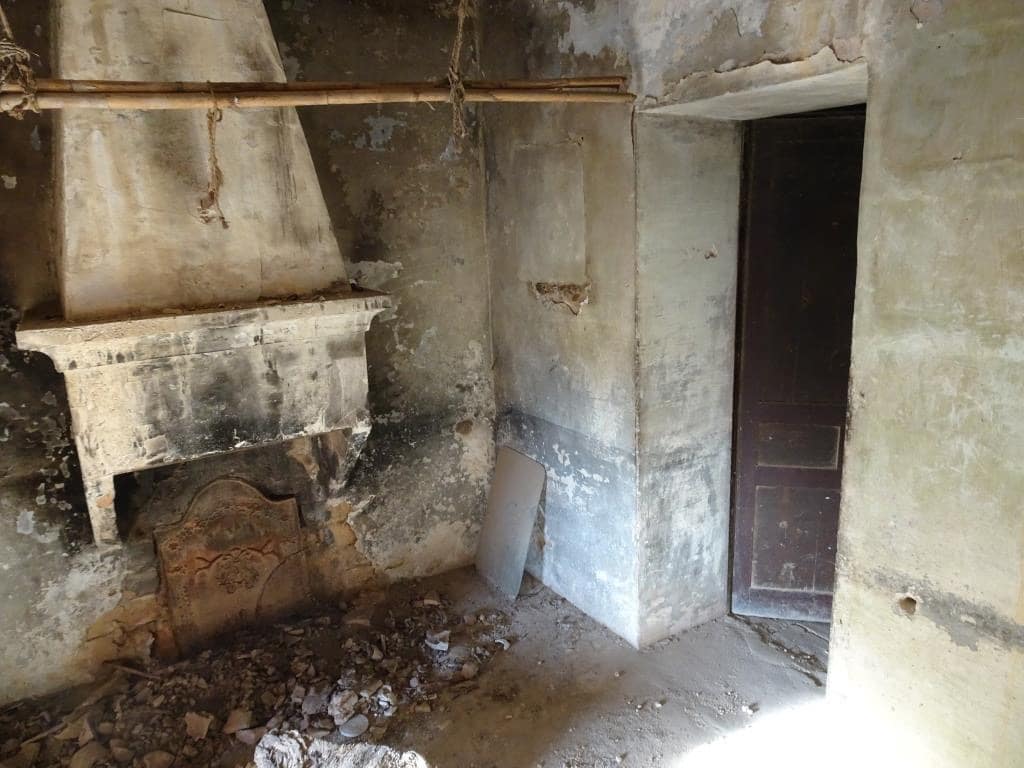 4 bedroom Townhouse for sale in La Bisbal de Falset - € 15,000 (Ref: 8143525)