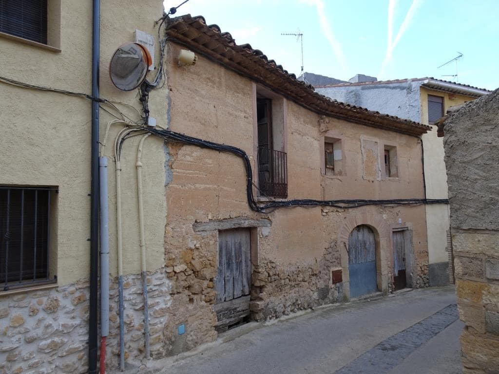 4 bedroom Townhouse for sale in La Bisbal de Falset - € 15,000 (Ref: 8143525)