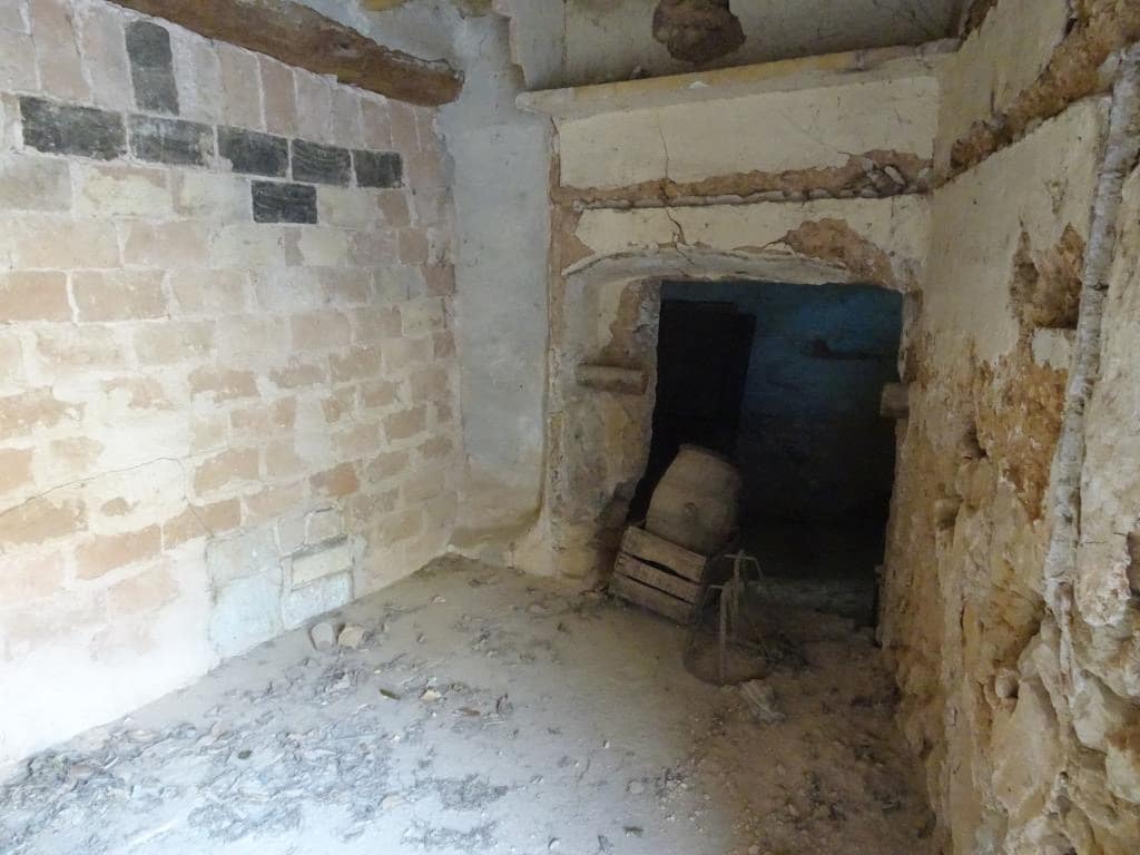 4 bedroom Townhouse for sale in La Bisbal de Falset - € 15,000 (Ref: 8143525)