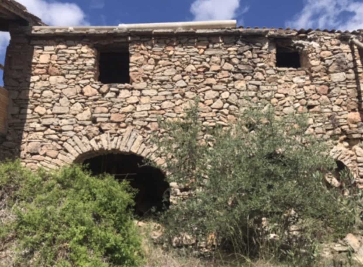 6 bedroom Finca/Country House for sale in Benifallet - € 135,000 (Ref: 8637999)