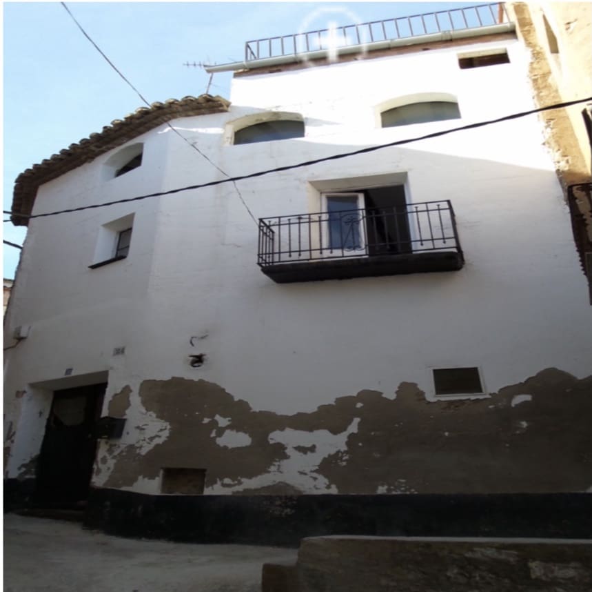 5 soveværelse Byhus til salg i Rasquera - € 18.000 (Ref: 8733695)