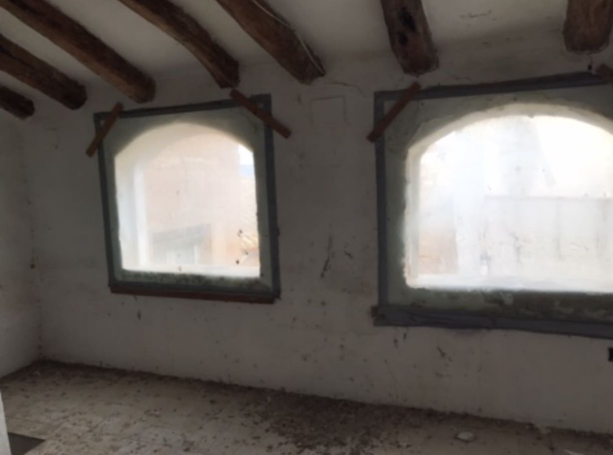 5 soveværelse Byhus til salg i Rasquera - € 18.000 (Ref: 8733695)