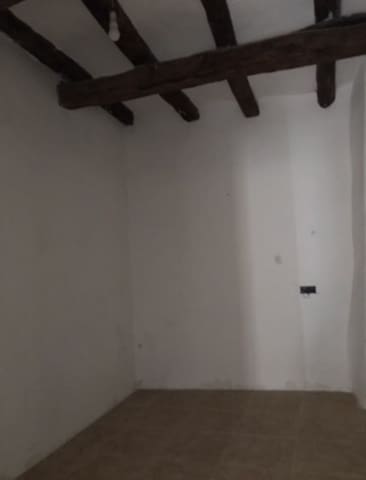 5 bedroom Townhouse for sale in Rasquera - € 18,000 (Ref: 8733695)